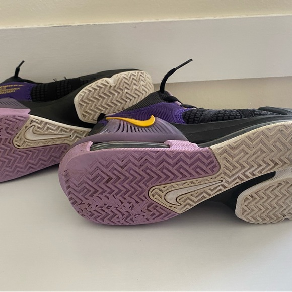 Nike Men’s LeBron Witness Sneakers - Picture 3 of 3